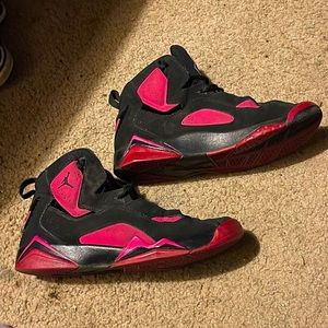 Pink and black Jordan’s slightly used size 7